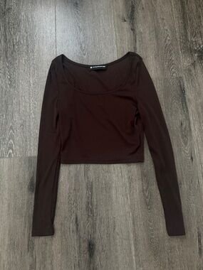 Scoop Neck Long Sleeve Crop Top - Dark Brown